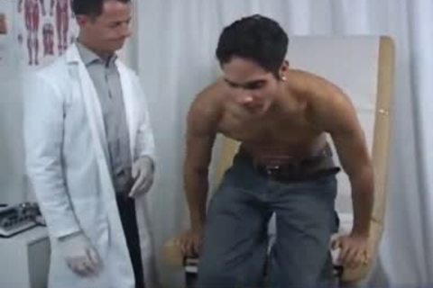 delicious homosexual man Sex Close Up that chap Reached Behind Himself And Took Hold Of A