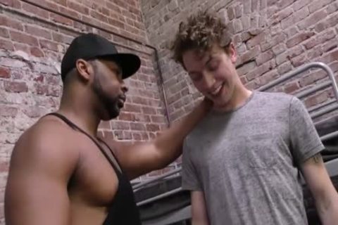 biggest black man slamming A Whiteboi In The Prison