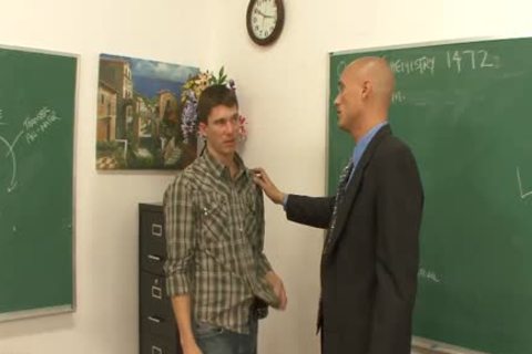 pretty gays banging In Classroom
