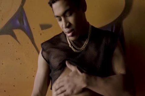 monstrous 10-Pounder Latino Daddy