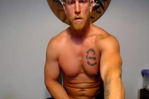 Blond pumped up guy Masturbates In Live