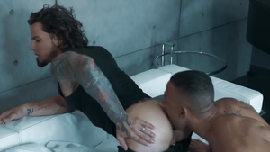 NoirMale.com: Muscled Zario Travezz anal interracial
