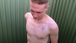 Czech Hunter - Tattooed bareback handjob outdoors