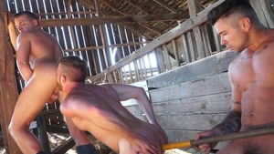 FalconStudios: Bodybuilder Brian Bonds loves hard slamming