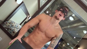 Maskurbate: Muscle young jock raw sex with toys