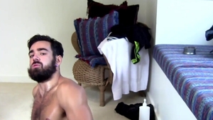AmateursDoIt: Hairy Batt playing with toys porn