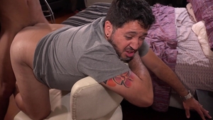 Bareback Me Daddy - Skinny mature Tommy sucks big dick