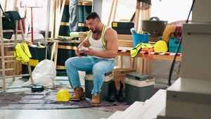 Men: Nik Fros' Work Break Delight